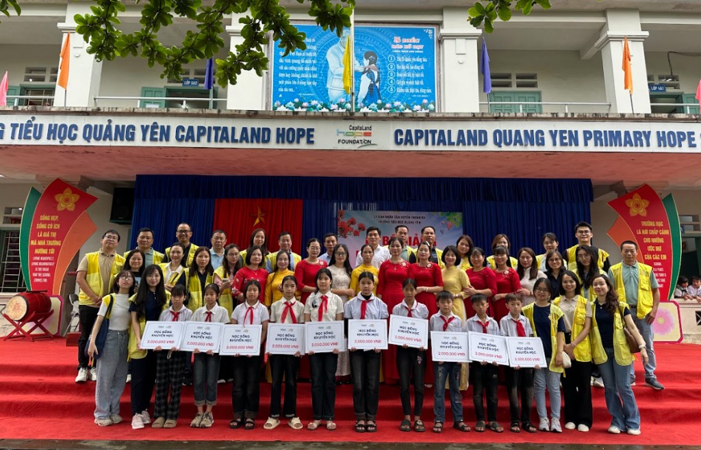 CapitaLand cam kết tài trợ học bổng dài hạn 500.000 đô la Singapore cho học sinh