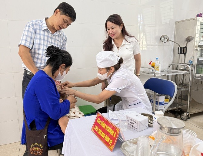 Đồng loạt bổ sung vitamin A cho trẻ trong độ tuổi