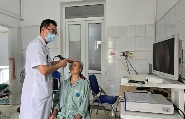 Phẫu thuật khối u vùng mũi cho cụ bà 94 tuổi