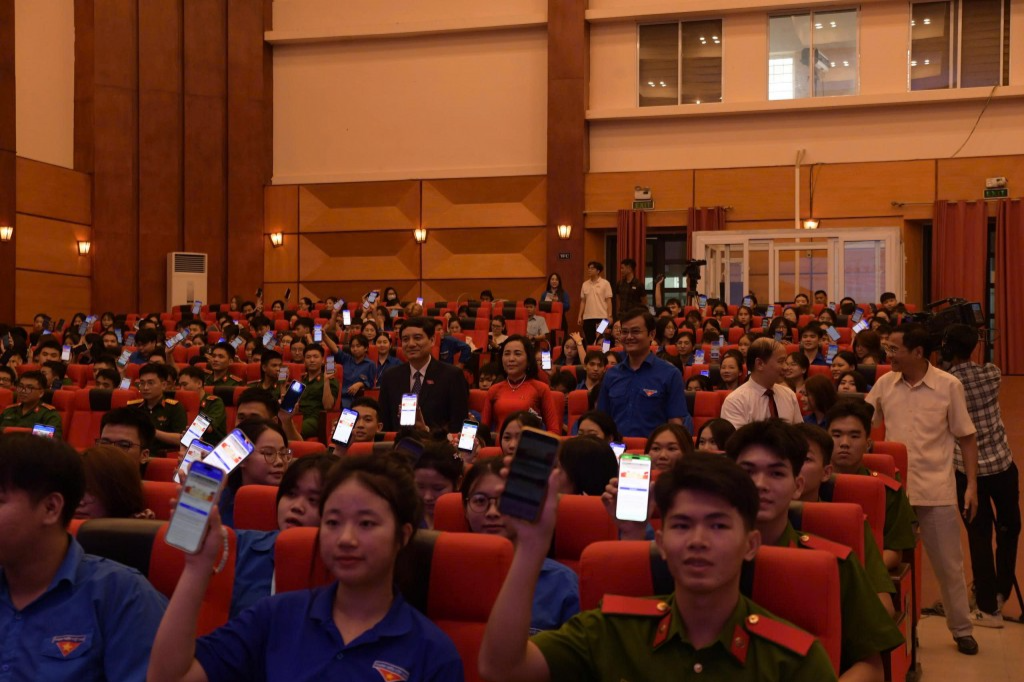 Cuộc thi được đông đảo bạn trẻ hưởng ứng 