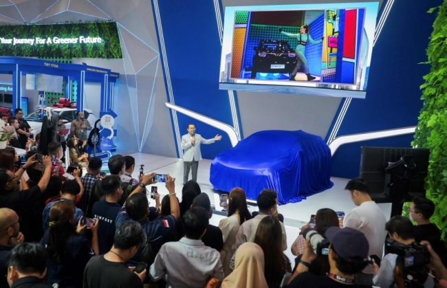 VinFast lập kỷ lục tại IIMS Surabaya 2025, VF 3 được xướng tên “Xe điện đô thị tốt nhất”