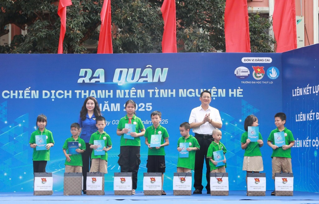 Ủy viên Ban Thường vụ Trung ương Đoàn, Thành ủy viên, Bí thư Thành đoàn Chu Hồng Minh