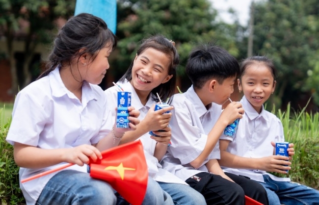 Vinamilk góp dinh dưỡng, thêm nụ cười cho thiếu nhi cả nước