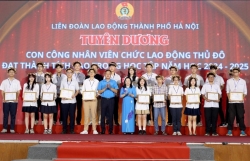 Biểu dương 100 gia đình công nhân, viên chức Thủ đô tiêu biểu