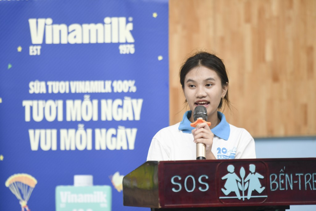 Không chỉ là những món quà, niềm vui trẻ thơ là được thể hiện tài năng, nói lên suy nghĩ, ước mơ và nhận được sự động viên, quan tâm và tình yêu thương của cộng đồng