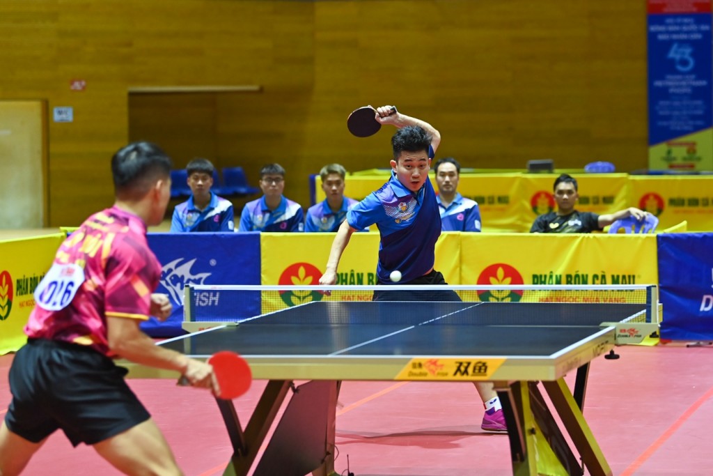   Lê Đình Đức thi đấu nổi bật tại giải vô địch quốc gia, trong đó có trận thắng đương kim vô địch Nguyễn Anh Tú 3-0. Ảnh: Duy Linh.