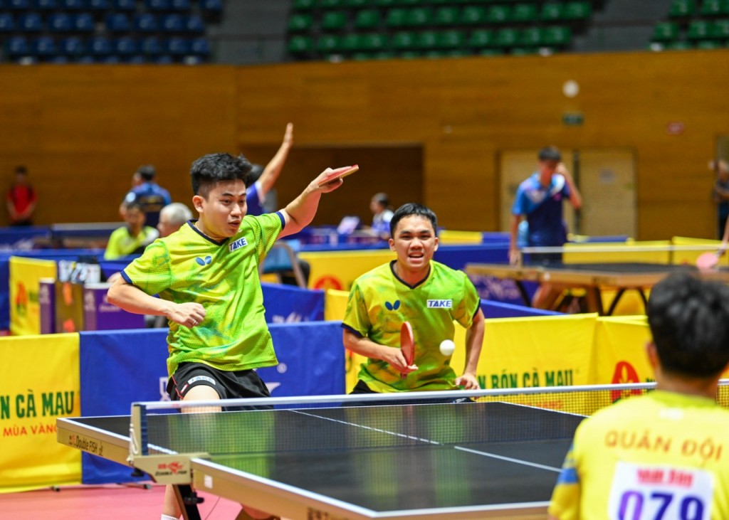Sự trở lại của Lê Đình Đức là kết tinh của ý chí vượt khó, tinh thần đồng đội và tấm lòng nhân ái. Ảnh: Duy Linh.