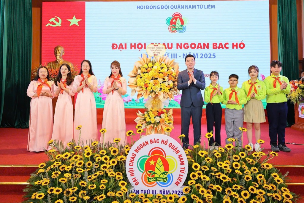Đồng chí Dương Minh Đức tại Đại hội Cháu ngoan Bác Hồ quận Nam Từ Liêm, TP Hà Nội.
