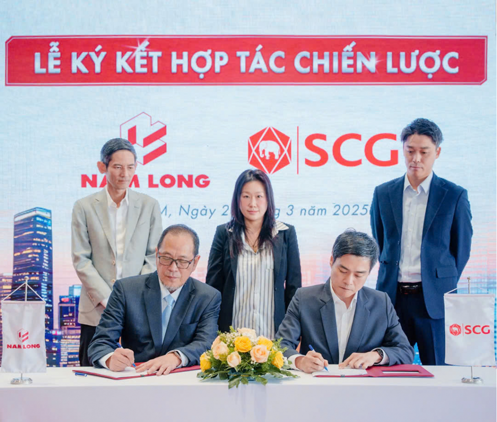 Tại Việt Nam, SCG cũng tạo được một số điểm nhấn thông qua việc đổi mới bền vững thúc đẩy tích cực hiệu quả kinh doanh như hợp tác cung cấp giải pháp mái nhà xanh cùng tập đoàn Nam Long.