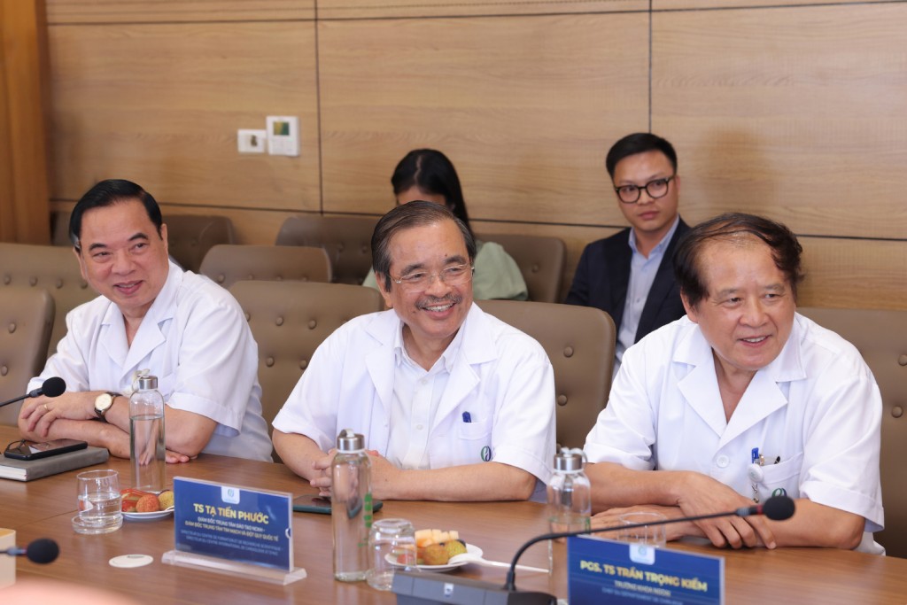 Buổi làm việc diễn ra trong không khí cởi mở, chuyên nghiệp, cho thấy sự đồng thuận cao về định hướng hợp tác lâu dài