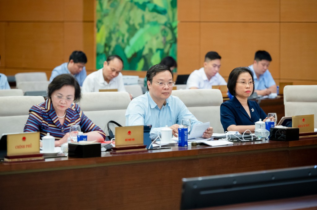 Các đại biểu tham dự phiên họp.