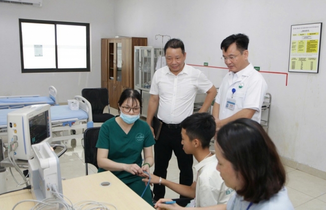 Khám, phẫu thuật khe hở môi vòm miệng miễn phí cho gần 60 trẻ