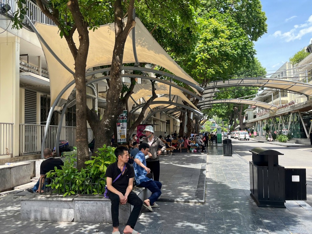 Nắng nóng, Bộ Y tế yêu cầu các bệnh viện bổ sung quạt, cung cấp nước uống miễn phí... cho người bệnh