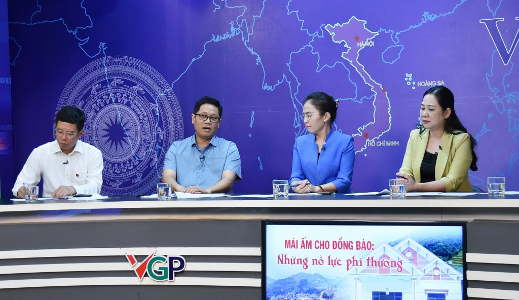 Các vị khách mời tại Tọa đàm đều bày tỏ tin tưởng Chương trình xóa nhà tạm, nhà dột nát là chương trình gieo hạt yêu thương, ươm mầm hy vọng, gặt hái niềm tin và kiến tạo tương lai cho các tầng lớp nhân dân - Ảnh: VGP/Dương Tuấn