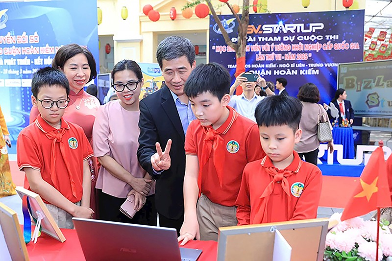 Đi tìm công dân số tài năng trong học sinh quận Hoàn Kiếm