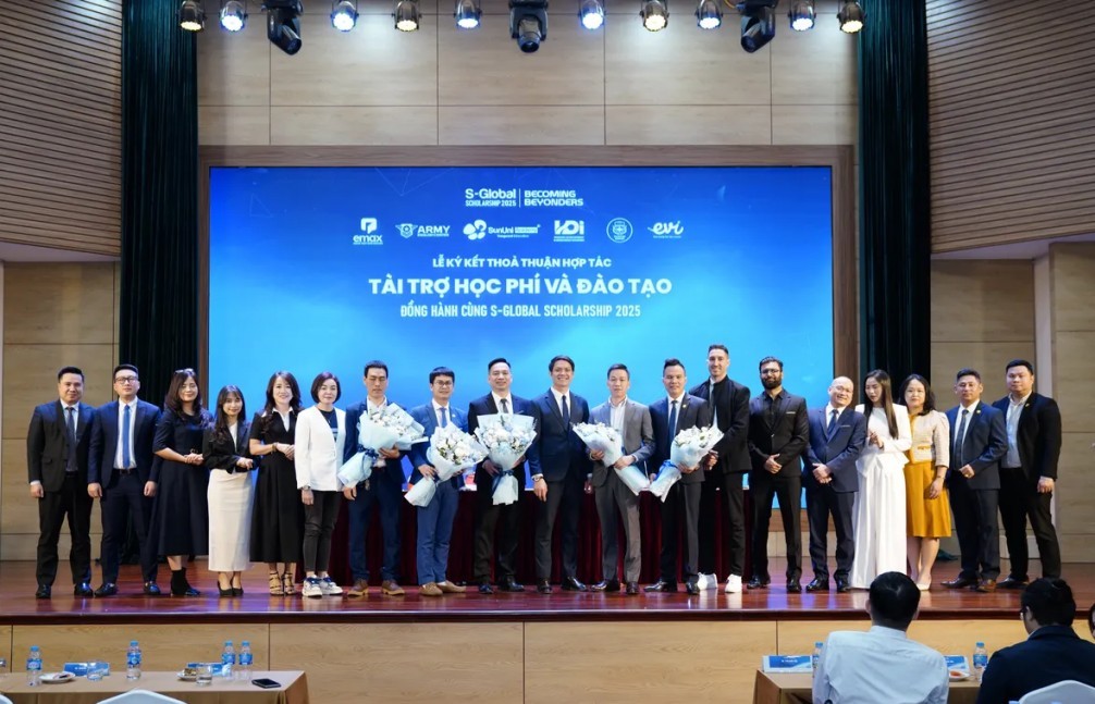 Tài trợ học phí lên tới 68% chương trình IELTS và giao tiếp trực tuyến với S-Global 3 Scholarship 2025