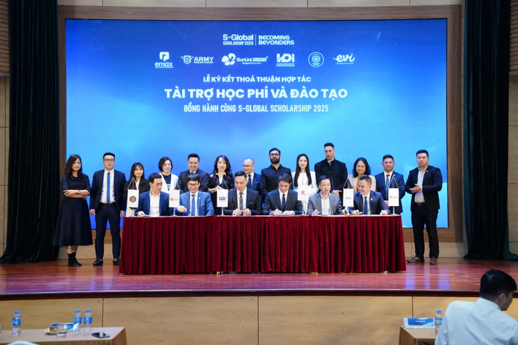 Các đơn vị ký kết thỏa thuận hợp tác tài trợ học phí cho chương trình học bổng S-Global trong năm 2025.