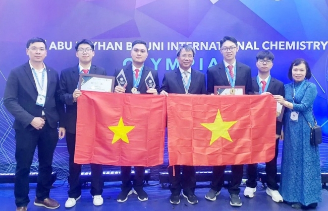 Học sinh Việt Nam giành 3 huy chương Vàng Olympic Hóa học