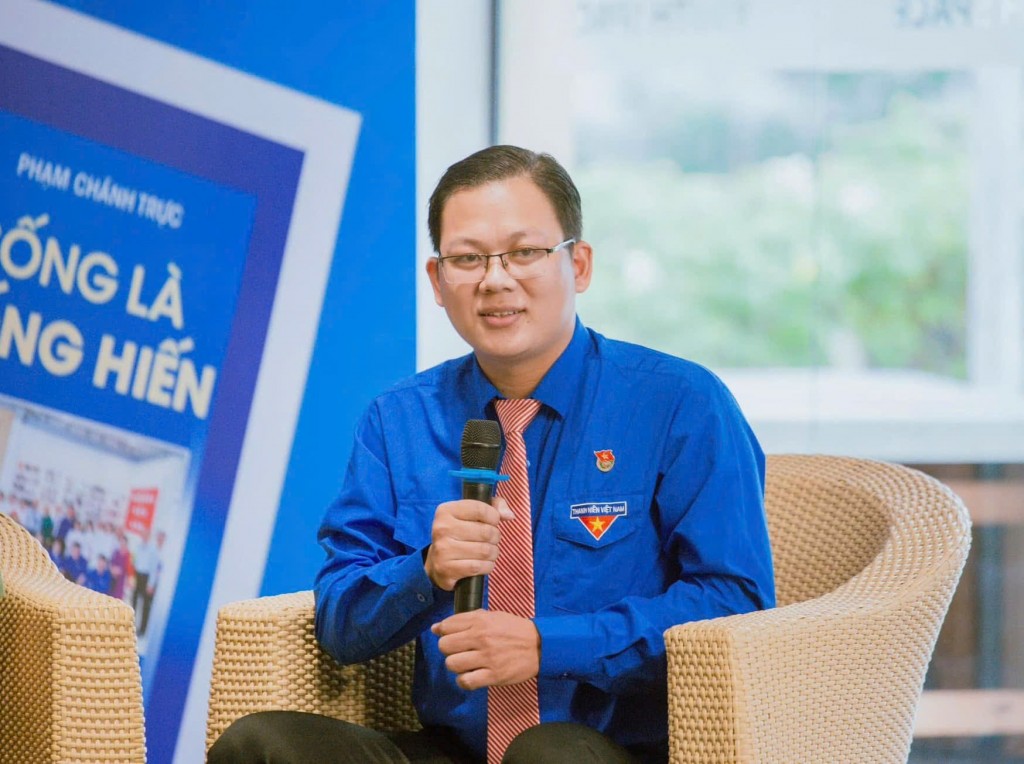 đồng chí Phạm Quang Thắng, Bí thư Đoàn Ban Quản lý Khu Nông nghiệp Công nghệ cao, Trưởng phòng Nghiên cứu Công nghệ Sinh học và Thủy sản - Trung tâm Nghiên cứu và Phát triển Nông nghiệp Công nghệ cao 