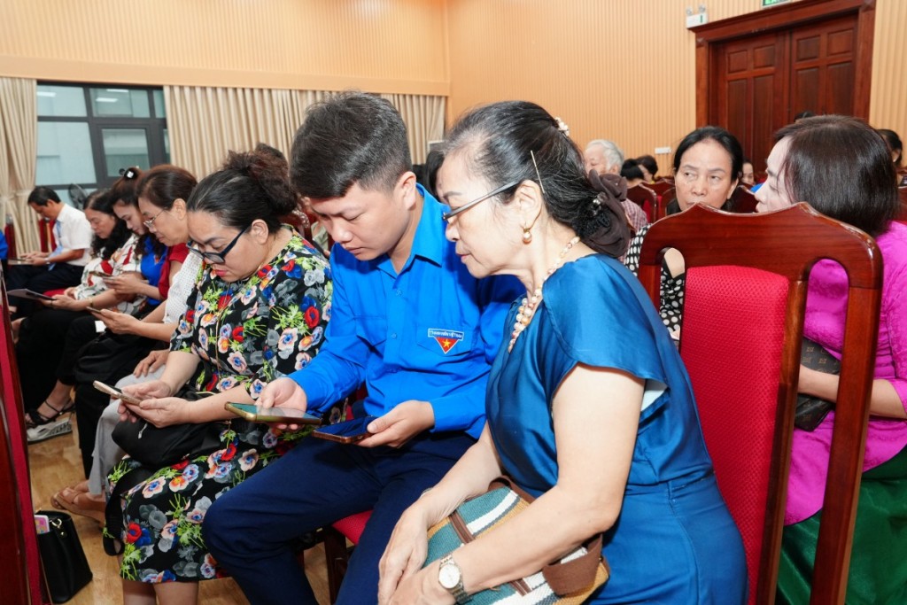 Bình dân học vụ số: Trang bị kỹ năng số cho mọi người dân