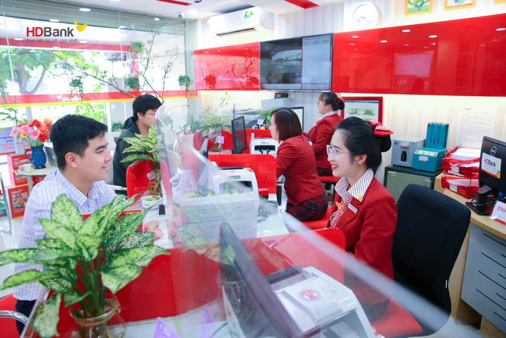 HDBank giữ vị trí thứ 3 Top ngân hàng niêm yết uy tín và hiệu quả nhất Việt Nam