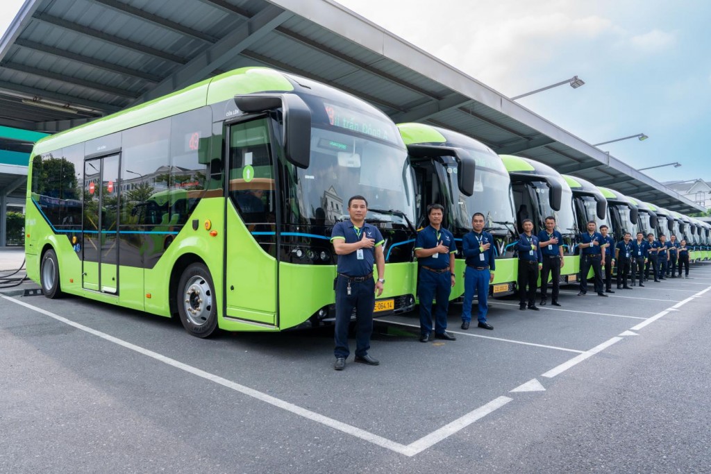 Tuyến buýt điện số 43 có lộ trình dài gần 27 km, đi qua các trục giao thông huyết mạch của Thủ đô, kết nối khu vực Đông Anh với khu vực trung tâm nội thành Hà Nội