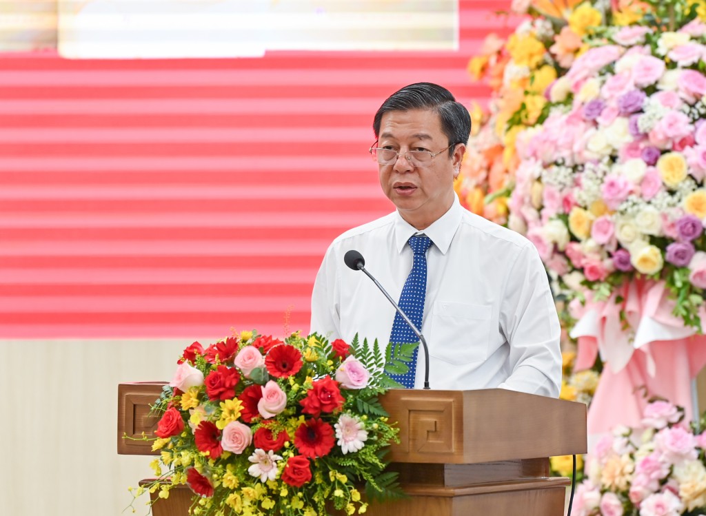 PGS, TS Vũ Trọng Lâm, Giám đốc - Tổng Biên tập Nhà xuất bản Chính trị quốc gia Sự thật phát biểu tại buổi ra mắt sách của nhà báo Hà Đăng