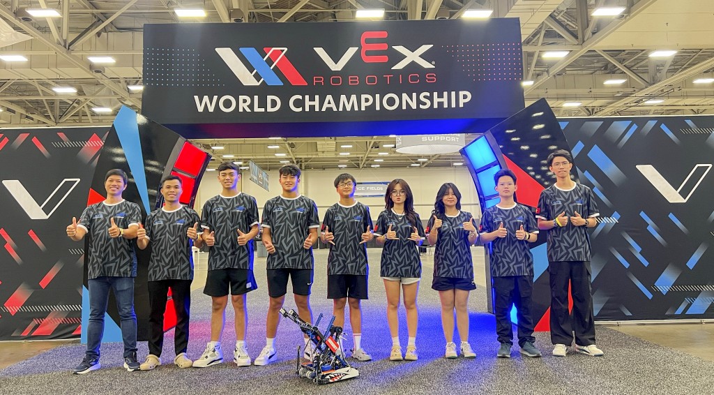 Mako Maniacs 50922T xuất sắc vào vòng Playoff tại VEX Robotics World Championship 2025