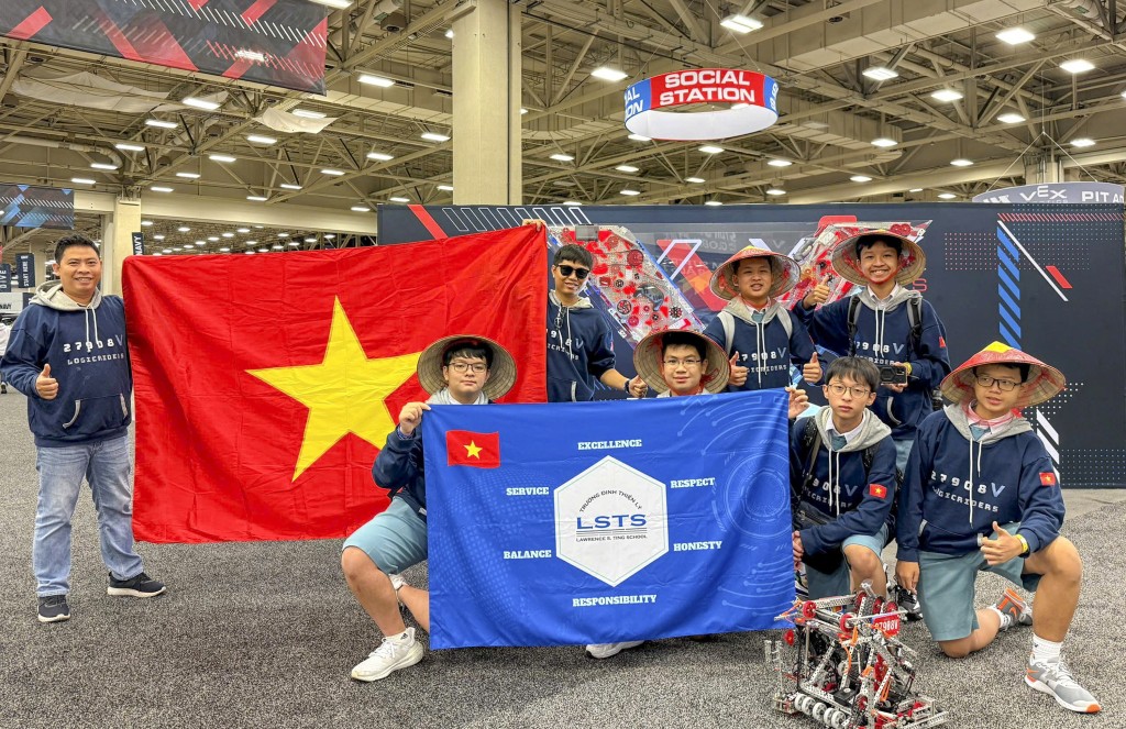 Logic Riders 27908V mang tinh thần dân tộc Việt Nam đến Dallas, Texas, Hoa Kỳ
