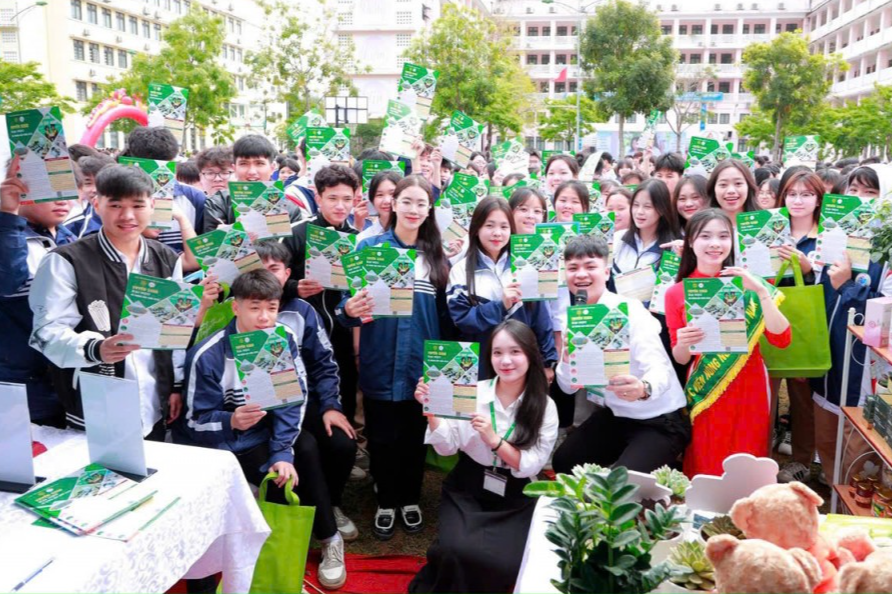  Chất lượng đào tạo và nghiên cứu được khẳng định qua môi trường học tập sôi động và thành tích nổi bật