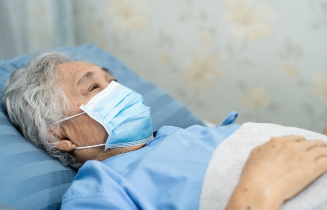 Phòng các bệnh do phế cầu khuẩn ở người lớn tuổi