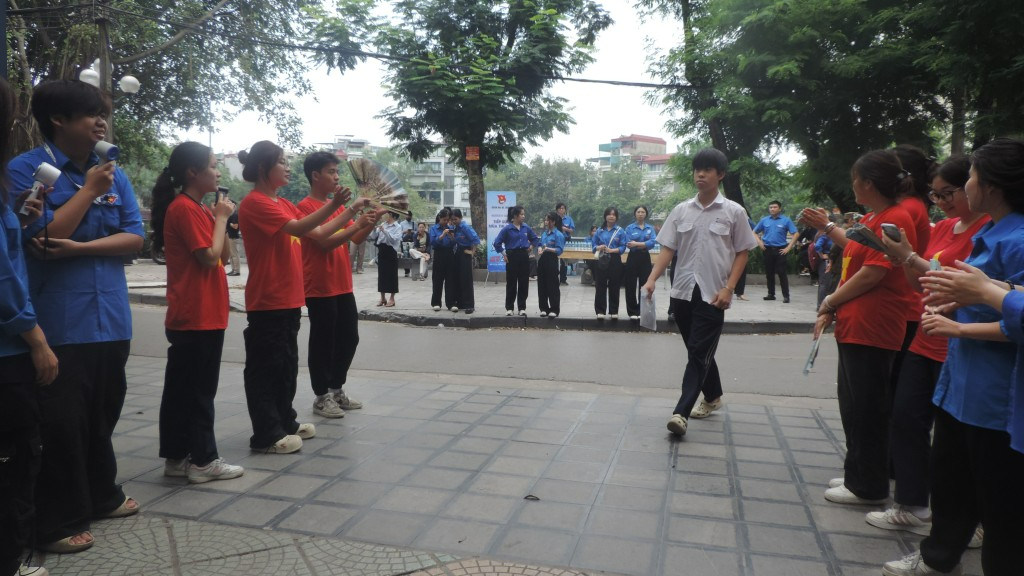 Tiếp động lực, cổ vũ tinh thần cho thí sinh thi vào lớp 10