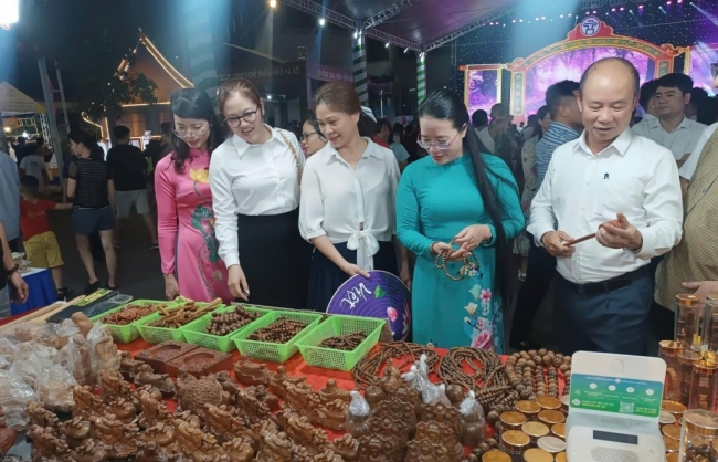 Giới thiệu sản phẩm OCOP gắn với văn hóa các tỉnh miền Trung và Tây Nguyên