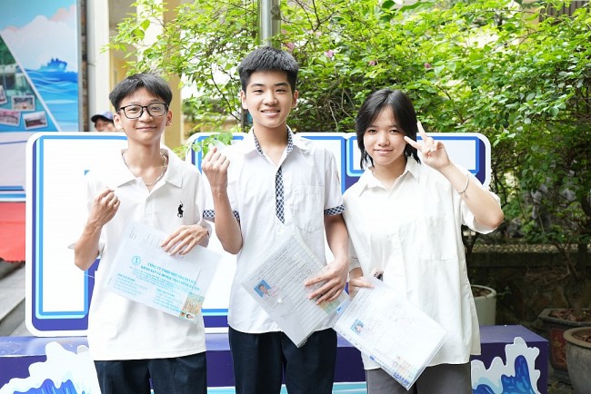 Sẵn sàng trước "giờ G", các sĩ tử tự tin bước vào kỳ thi