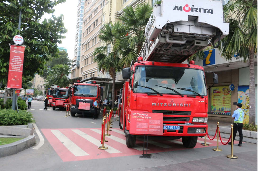 Chương trình Gala âm nhạc “Vinh quang Công an nhân dân Việt Nam” cùng chuỗi hoạt động hấp dẫn như triển lãm, biểu diễn nhạc kèn, kỵ binh,võ thuật, khí công, mô-tô hộ tống dẫn đoàn... cùng các hoạt động trải nghiệm. Chương trình Gala âm nhạc “Vinh quang Công an nhân dân Việt Nam” cùng chuỗi hoạt động hấp dẫn như triển lãm, biểu diễn nhạc kèn, kỵ binh,võ thuật, khí công, mô-tô hộ tống dẫn đoàn... cùng các hoạt động trải nghiệm.