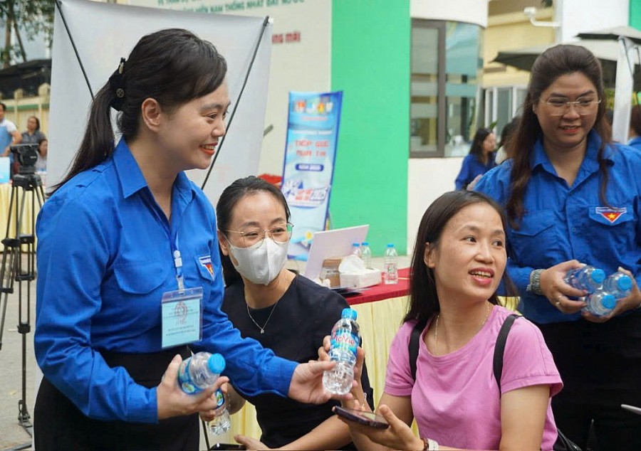 Vơi bớt lo âu nhờ những 