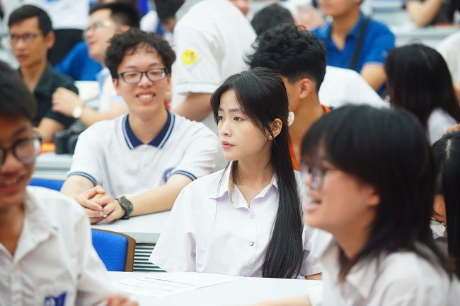 Đại học “khai tử” tổ hợp C00 ở phút chót, thí sinh lo lắng