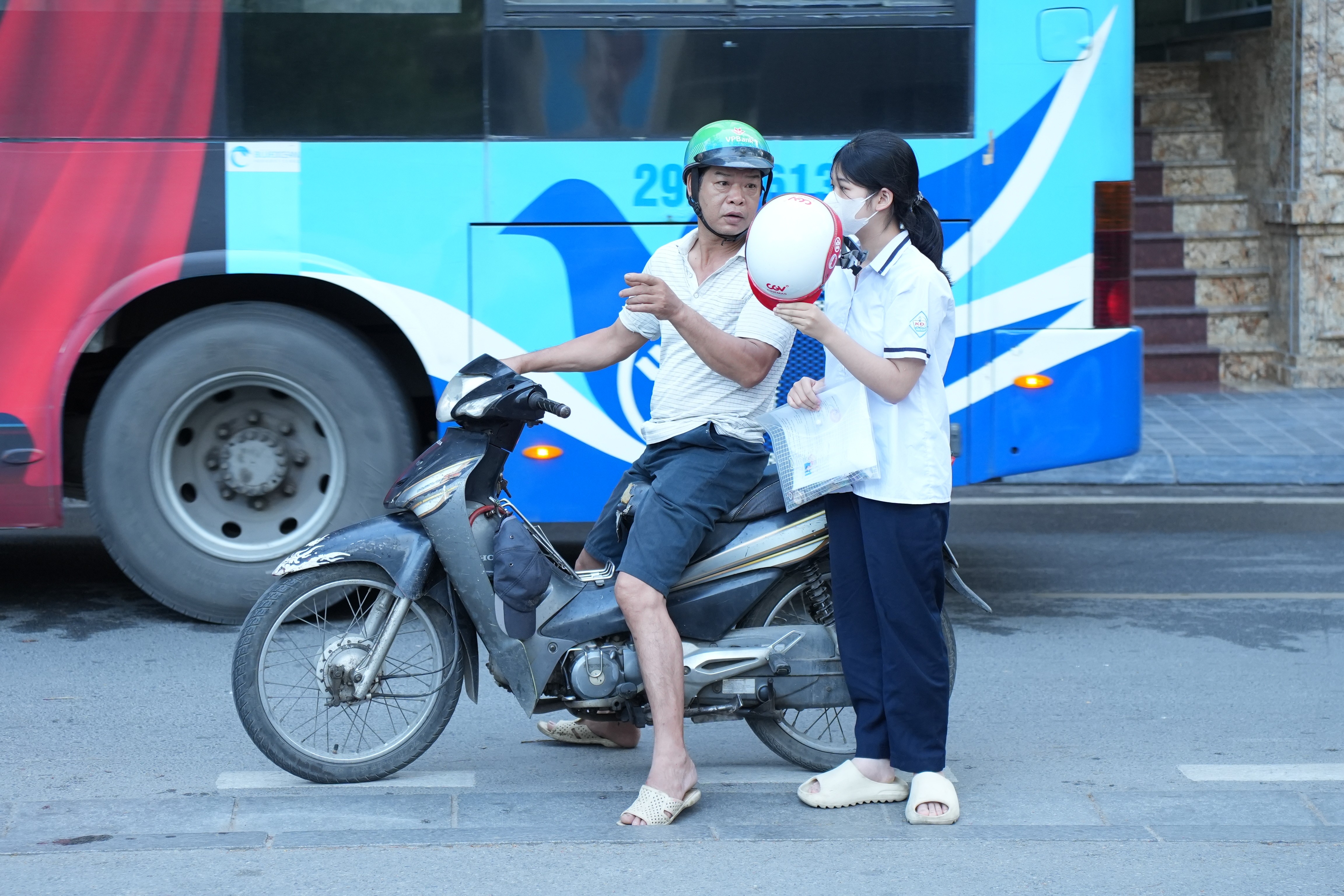 Nhiều thí sinh đến sớm để có tâm lý tốt nhất cho kỳ thi