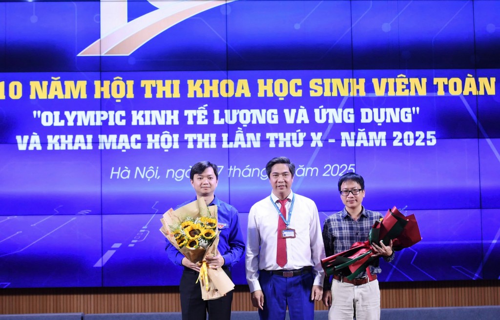 PGS.TS. NGƯT. Nguyễn Đào Tùng, Giám đốc Học viện Tài chính