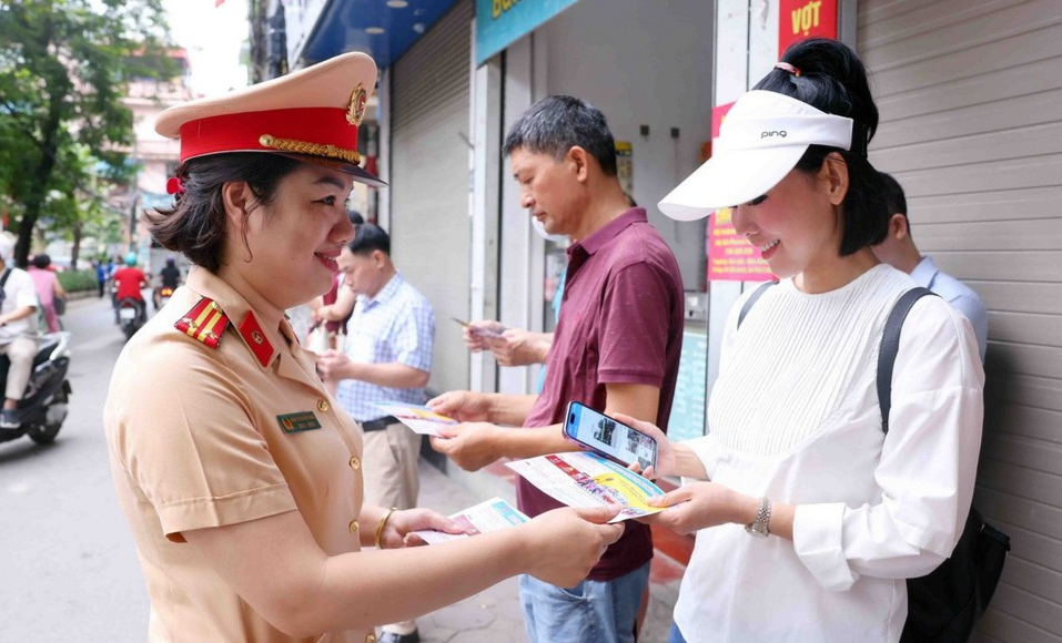 Giao thông an toàn, thuận lợi trong ngày đầu kỳ thi vào lớp 10