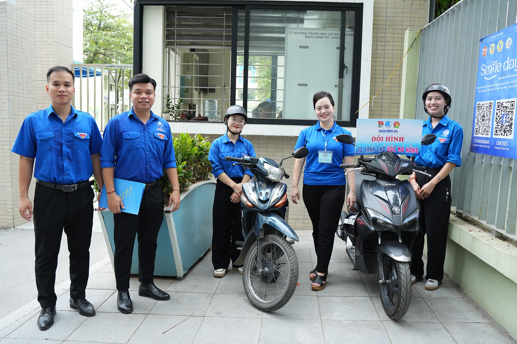 Đội hình Cái nắm tay vội vàng và lời động viên chân thành...