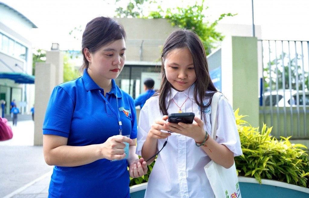 "Cuộc gọi 0 đồng" thiết thực hỗ trợ sĩ tử mùa thi