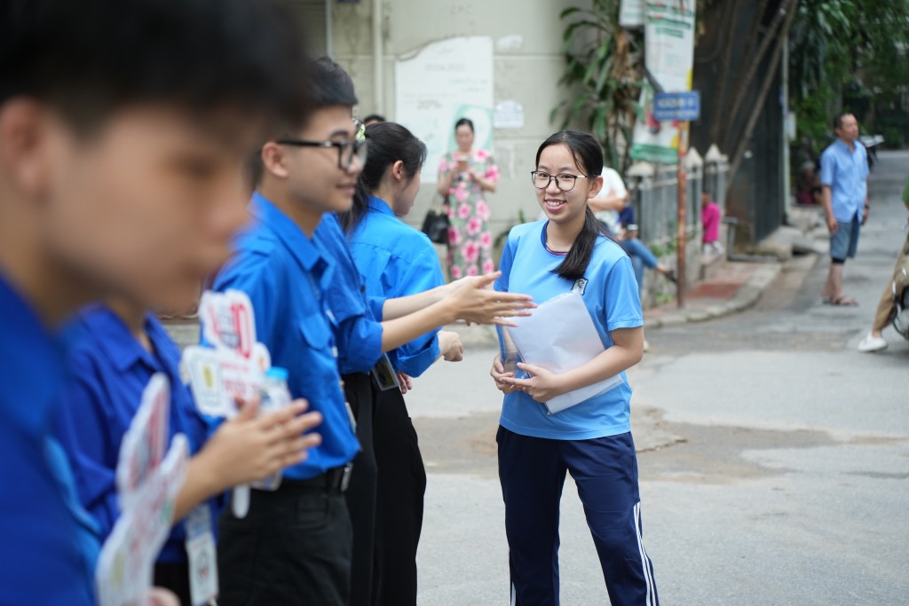 Trong môn thi cuối cùng, các thí sinh đa số đều thoải mái, tự tin Trong môn thi cuối cùng, các thí sinh đa số đều thoải mái, tự tin