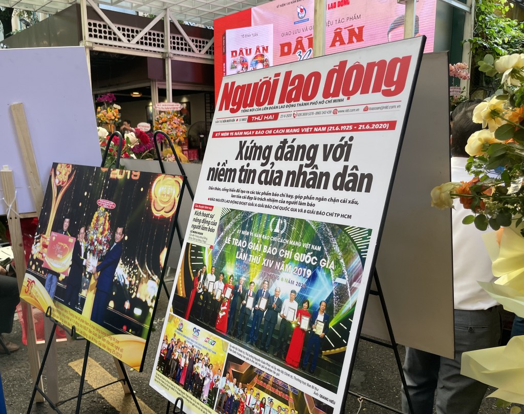 Nhà báo Tô Đình Tuân ra mắt sách 