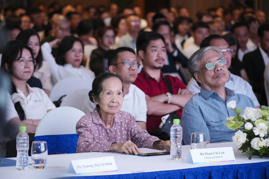 Các chuyên gia kinh tế đánh giá cao vai trò dẫn dắt của VinFast trong thúc đẩy nội địa hoá và phát triển công nghiệp phụ trợ quốc gia