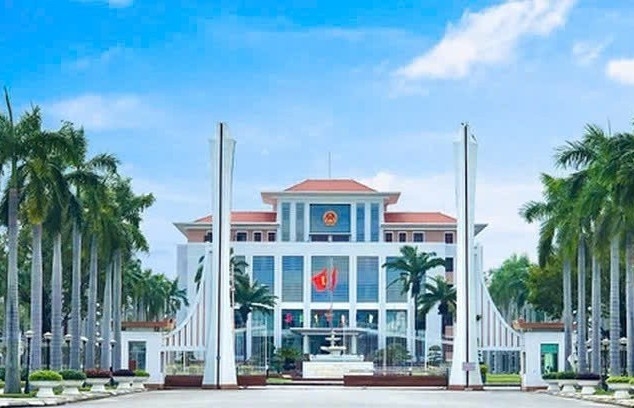 Quảng Nam: Đề xuất hỗ trợ cán bộ chuyển về Đà Nẵng làm việc