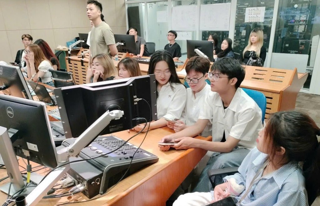 Gắn việc đào tạo với thực hành tại các cơ quan báo chí