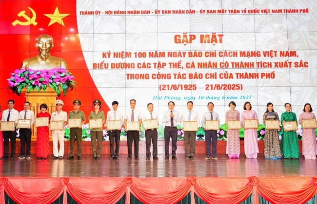 Hải Phòng: Biểu dương 44 tập thể, cá nhân xuất sắc trong công tác báo chí