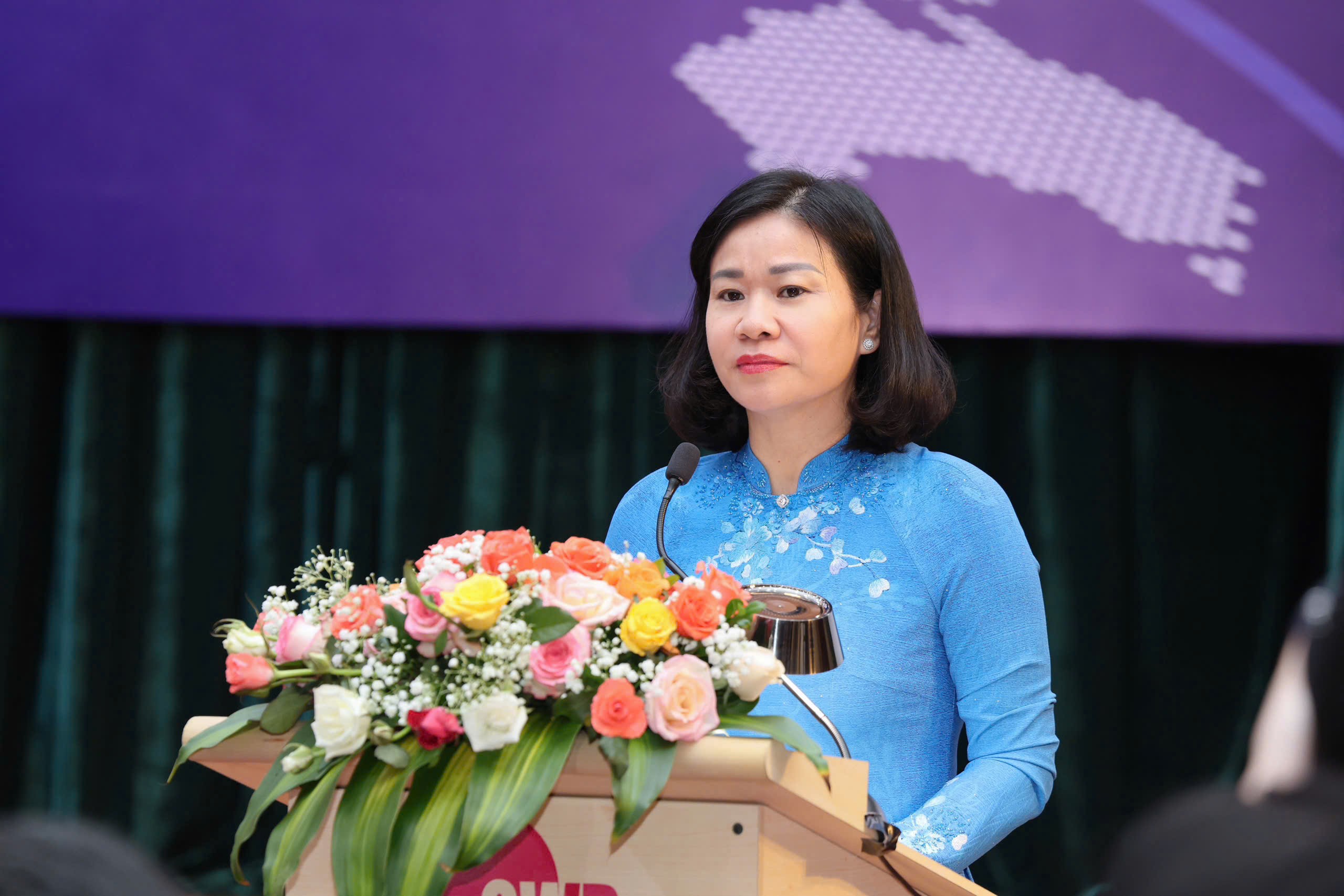 Bà Nguyễn Thị Tuyến - Uỷ viên Trung ương Đảng, Chủ tịch Hội LHPN Việt Nam phát biểu tại Hội thảo