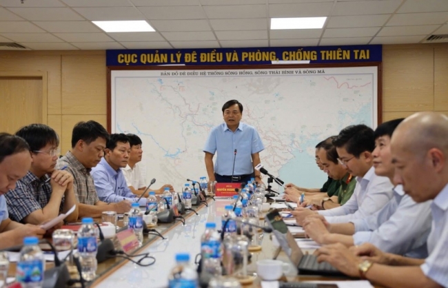 Theo dõi chặt chẽ diễn biến của cơn bão số 1 WUTIP